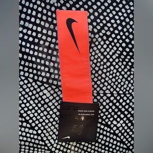 Nike Head Tie